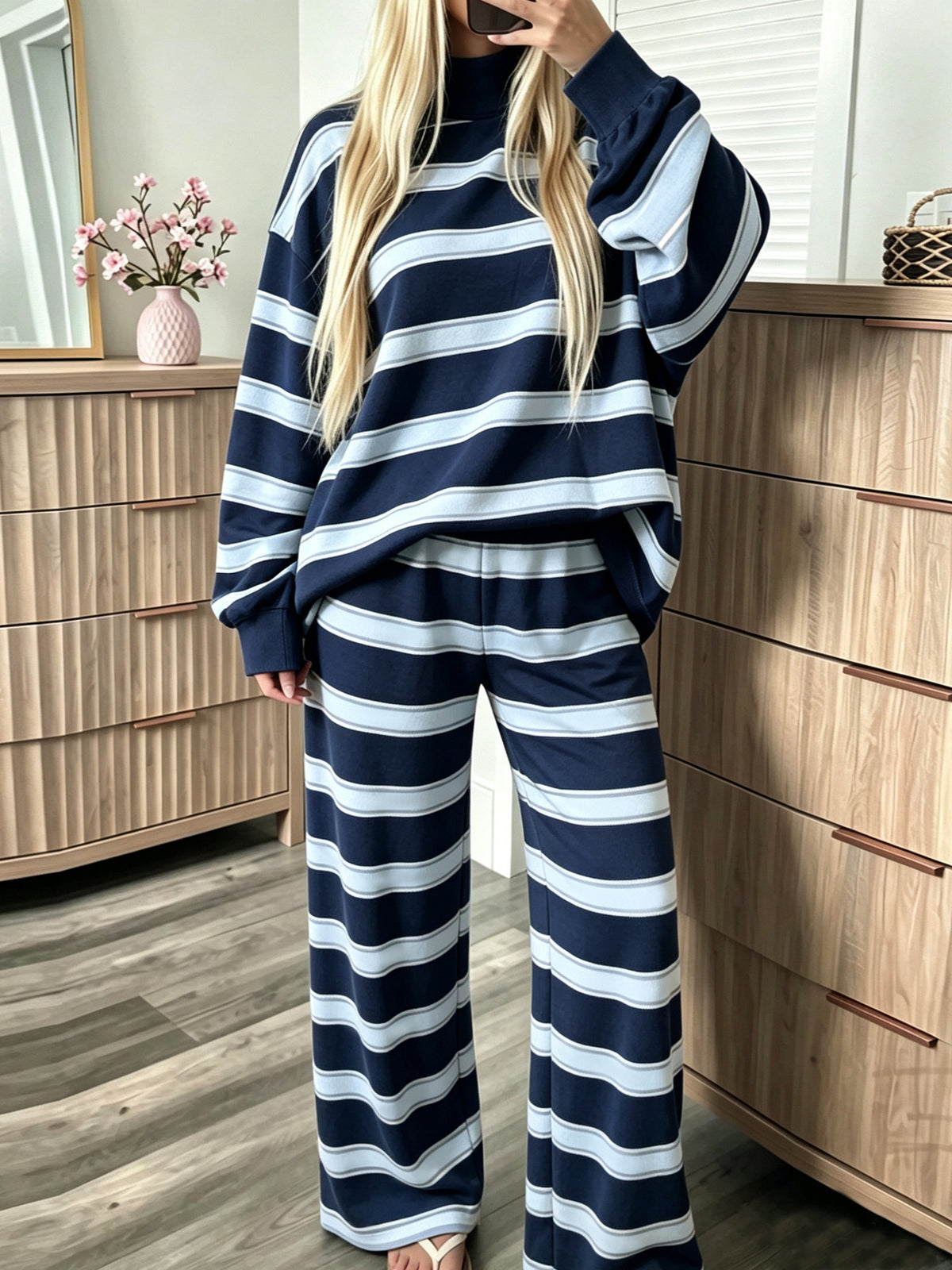 Casual Long Sleeve Lounge Set - Soft Striped Two Piece Suit