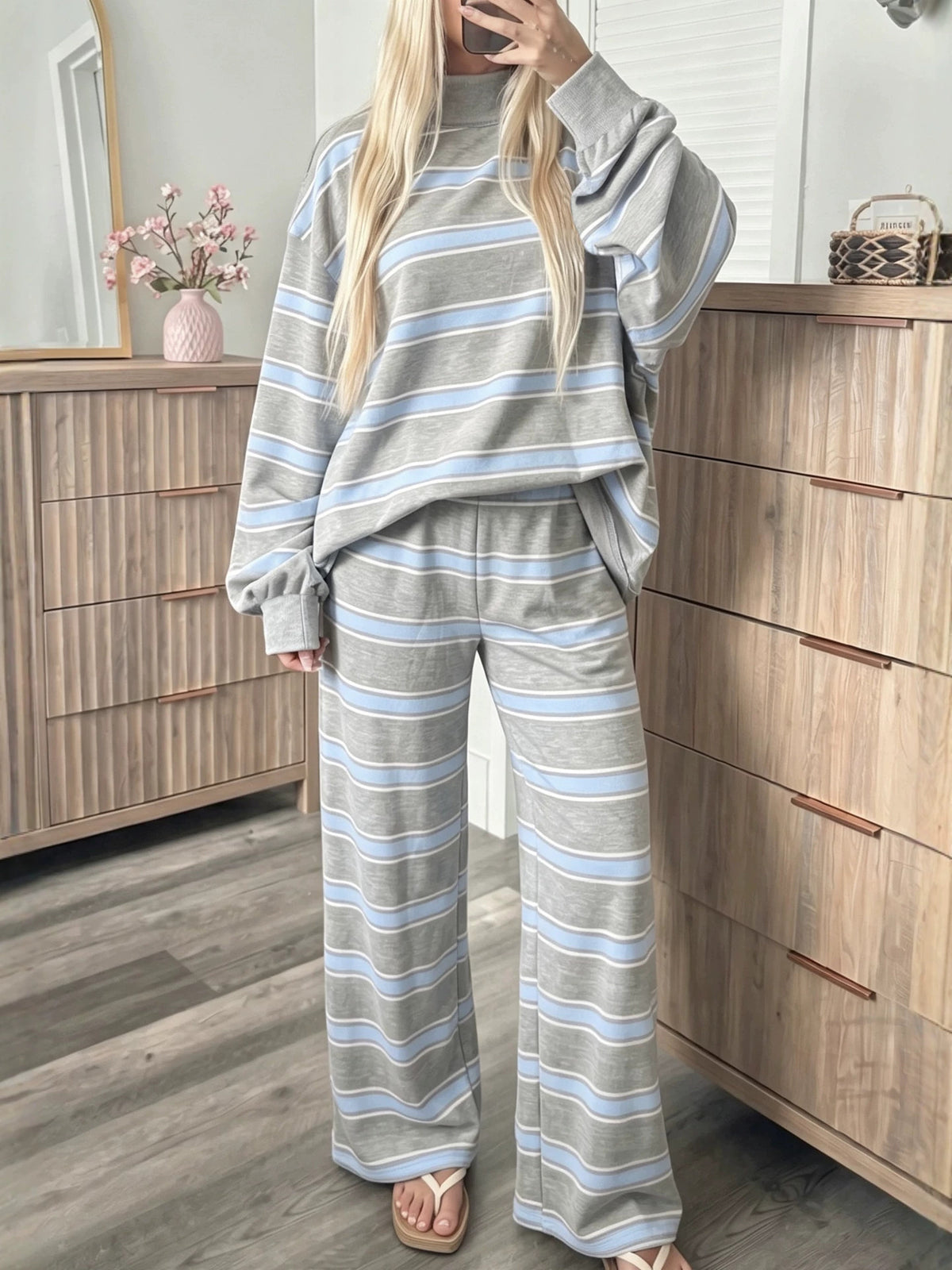 Casual Long Sleeve Lounge Set - Soft Striped Two Piece Suit